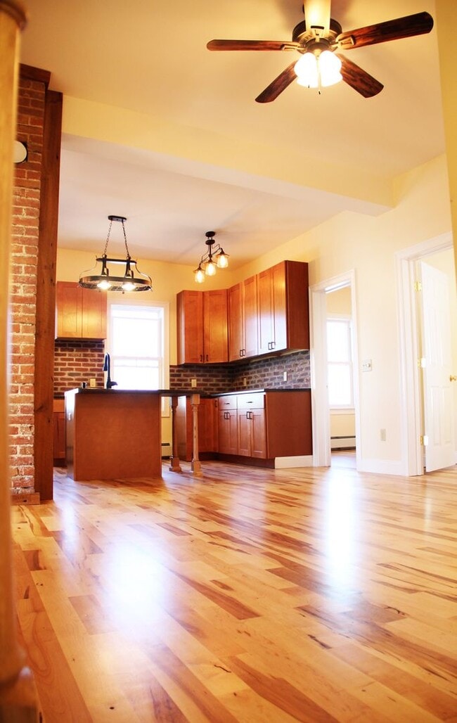 Photo - 26 Cedar St Unit 26 Cedar St THREE BEDROOM AVAILABLE MARCH 1ST