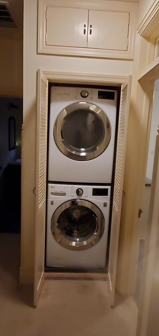 Photo - 1054 Cornwall Rd Unit 1054 B second floor large