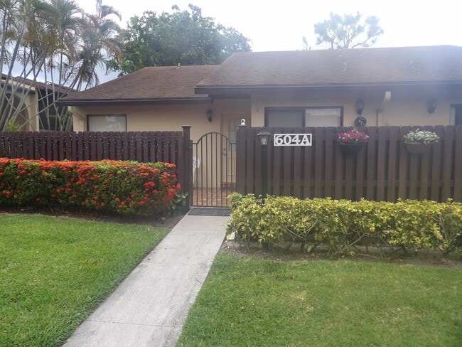 Building Photo - 604 Sea Pine Way