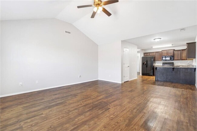 Photo - 103 Foxglove St