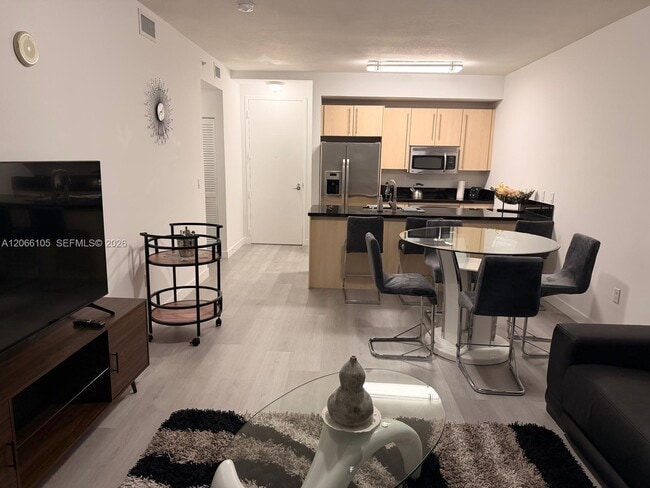 Photo - 79 SW 12th St Unidad 3105-S