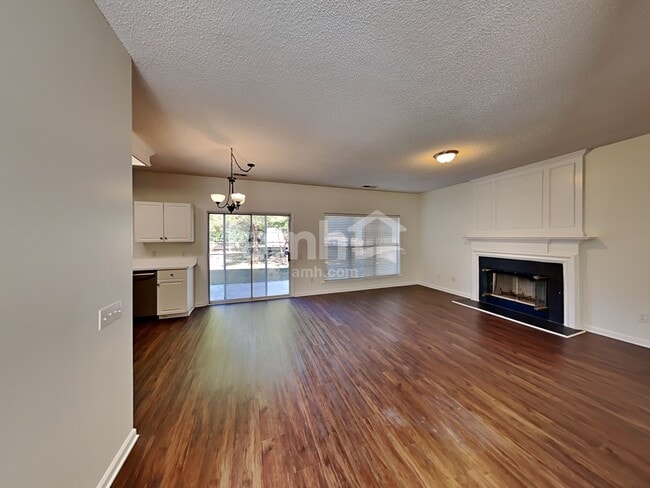 Photo - 11200 Longhedge Ln