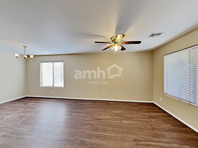 Photo - 16655 W Melvin St