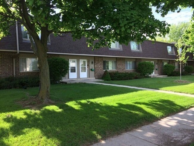 Photo - Completely Remodeled 3 Bedroom 3 bath townhome coming for JUNE move in.