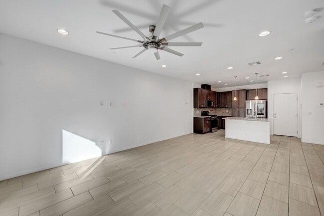 Photo - 3 Bedroom 2.5 Bath Townhome in Tuscany!