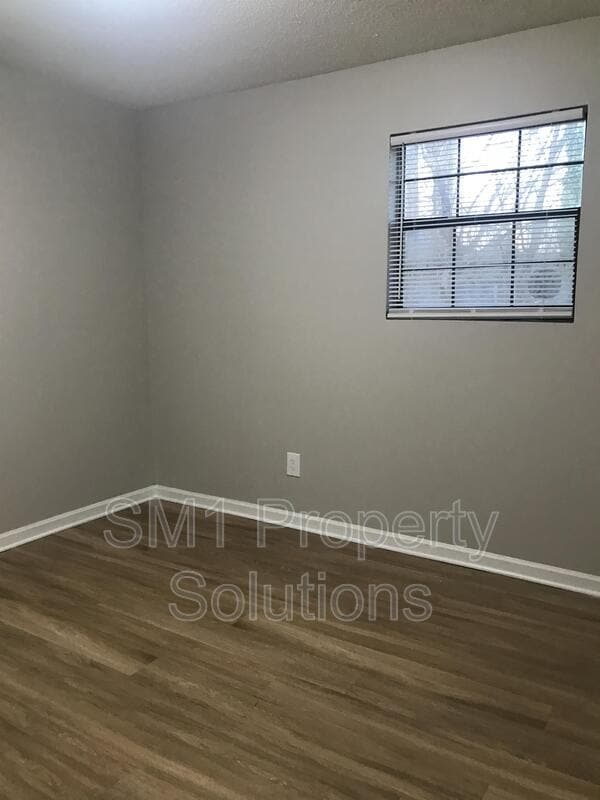 Photo - 2509 Green Oaks Ct SE