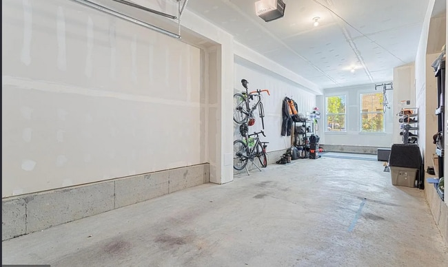 Photo - 6215 Herald St