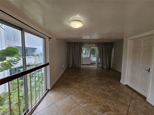 Photo - 1912 SW 17th Ave Unit 11