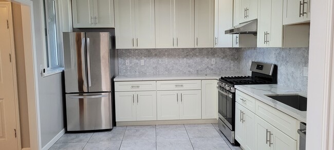 Building Photo - 257 Rome St