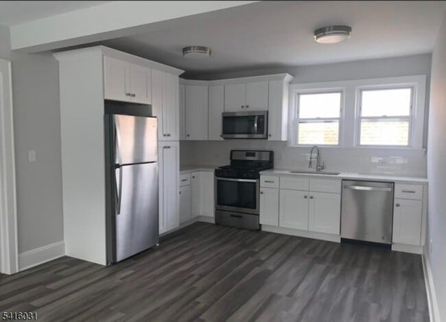 Building Photo - 52 Thomas St