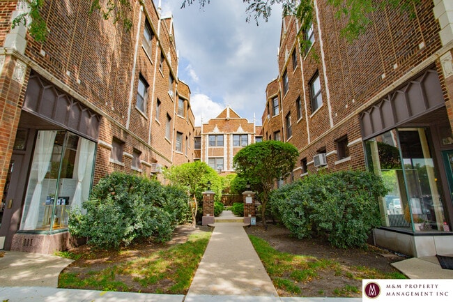 1000 - 1010 North Blvd