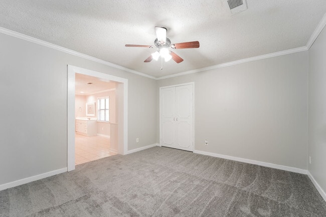 Photo - 124 Oakdale Cir