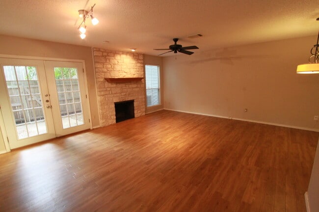 Photo - 2 Bedroom, 1.5 Bath Condo in Northwest Hills Near Far West Blvd