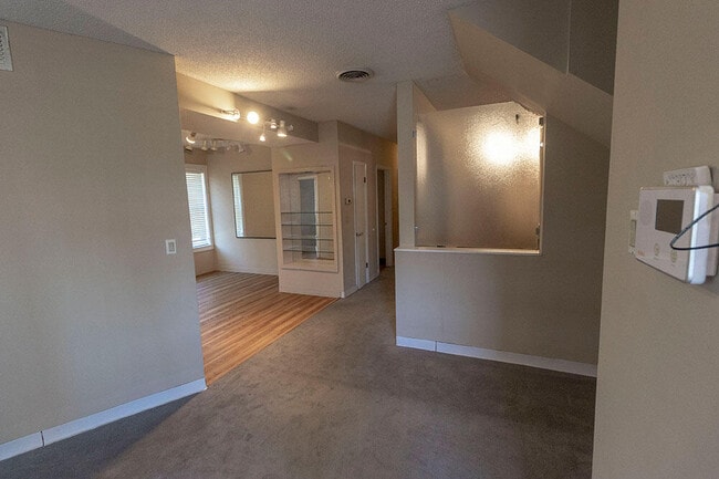 Photo - 1110 E Broadway Unidad B