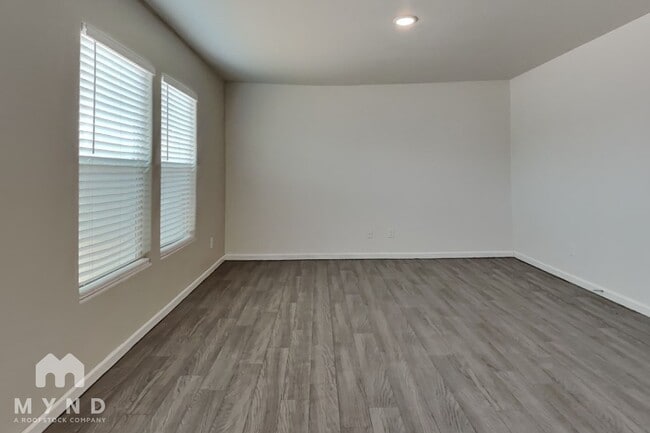 Photo - 144 W Douglas Ave