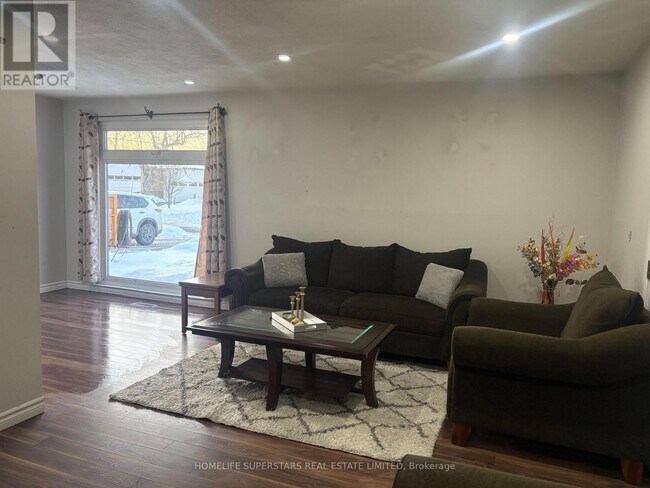 Photo - 3670 Crabtree Crescent