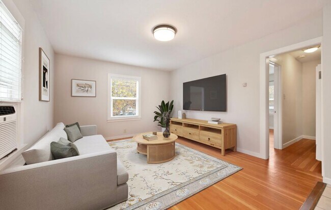 Photo - Darling Remodeled One Bedroom Cottage for Rent in Old Roseville