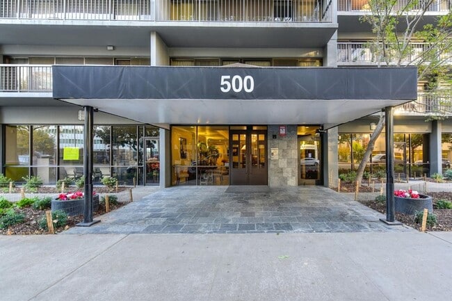 1 Bedroom 1 Bathroom Downtown Unit with Pa... - 1 Bedroom 1 Bathroom Downtown House Unit with Pa...