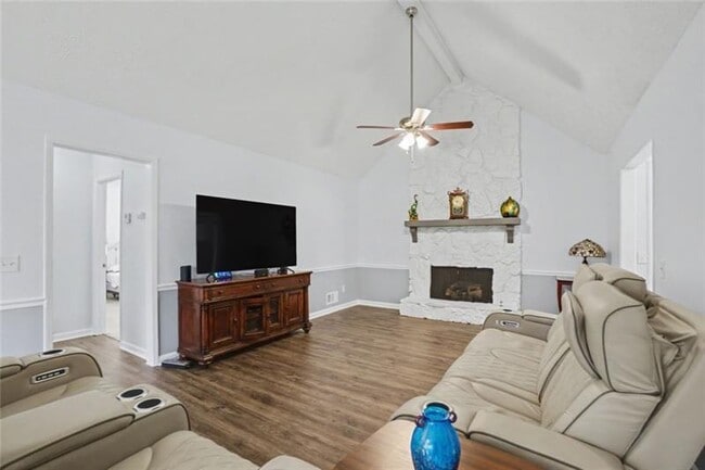 Photo - 2470 Trent Dr NE