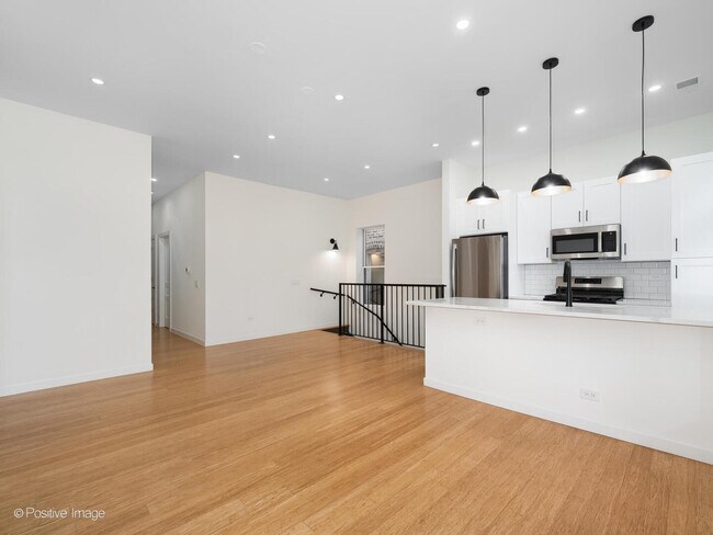 Photo - 842 N Wolcott Ave Unit B