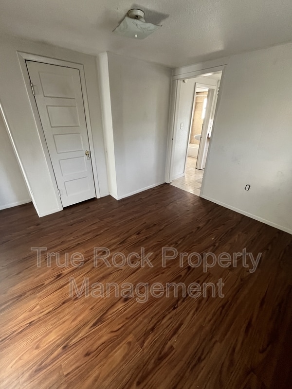 Photo - 531 1/2 W 9th Apt W