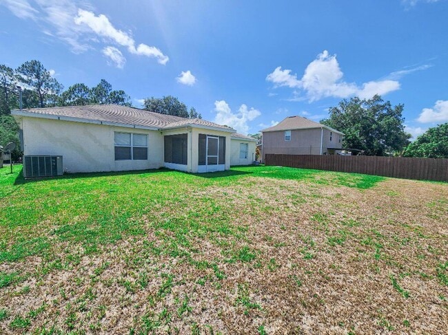 Photo - 151 Carmelite Ave NW