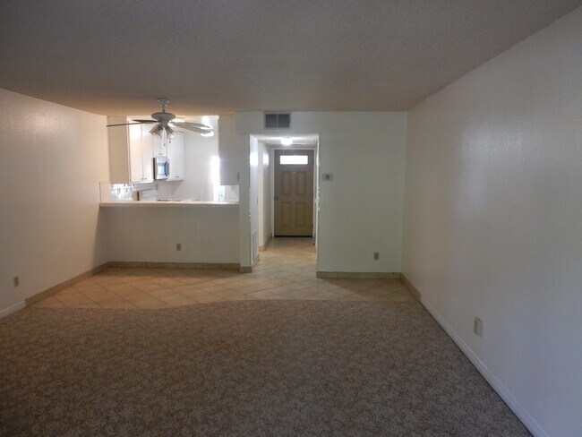 Photo - 7050 Shoup Ave Unidad 207