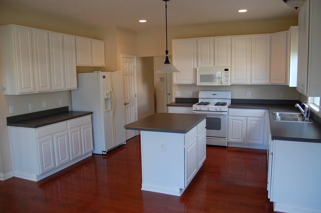 Photo - 7250 Hillmont Drive