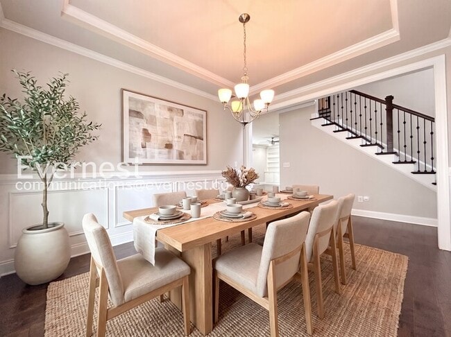 Photo - Spacious 5 Bed, 3 Bath Home with Fenced Yard and Garage / Pet Friendly / Available Now!