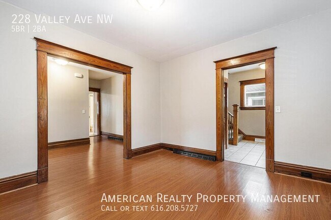 Photo - 228 Valley Ave NW