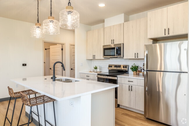 2 habitaciones, 2 baños - 1123 pies cuadrados - Cocina - Fox Hill Senior Living