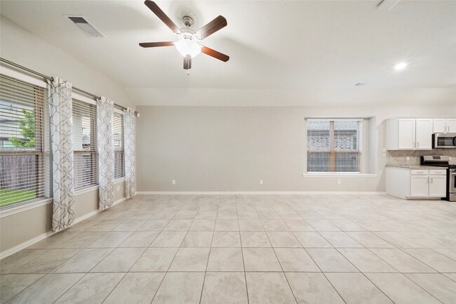 Building Photo - 27910 Augusta View Dr