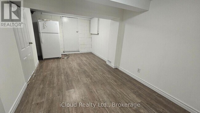 Photo - 111 Bexhill Ave