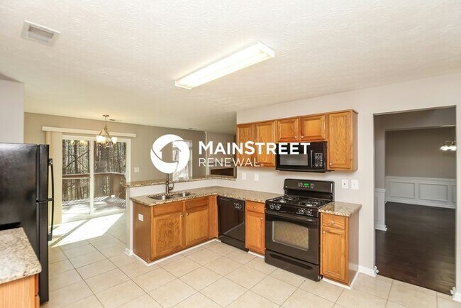 Photo - 3 Bedroom Pet-Friendly Home in Marietta, GA with Main Street Renewal