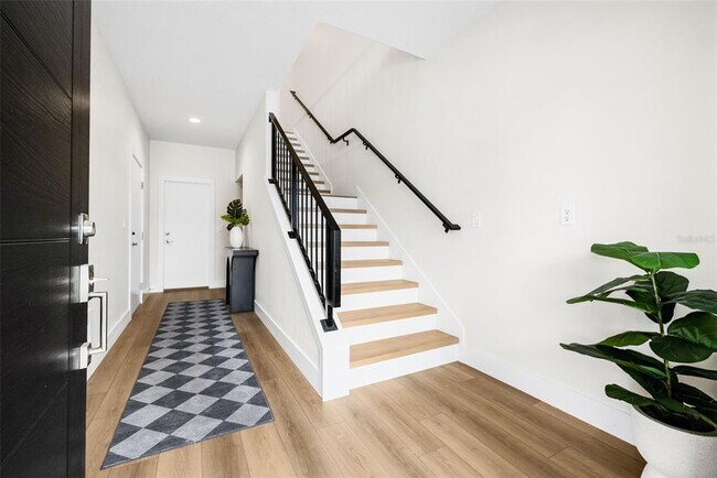 Photo - 8615 5th St N