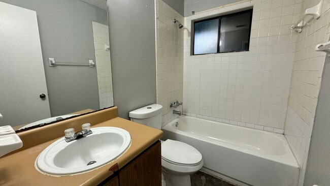 Photo - 2 Bedroom - 1 Bath Condo Available for Imm...