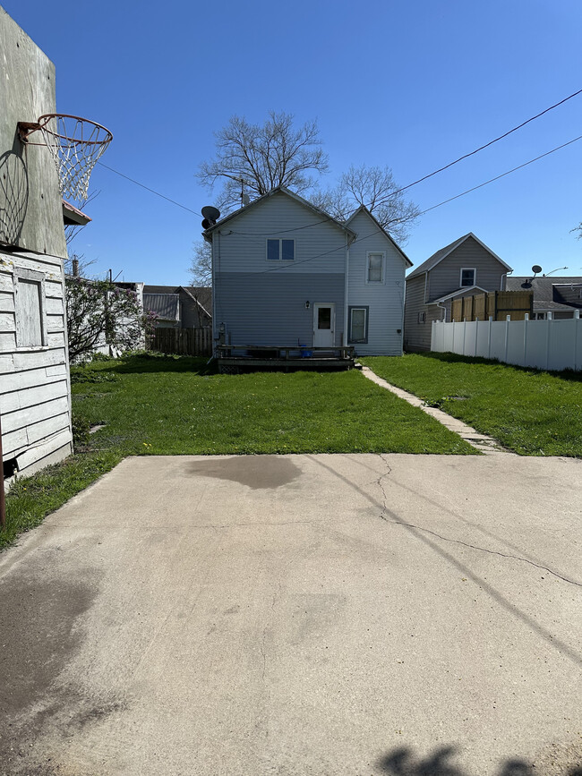 Photo - 109 W Benton Ave
