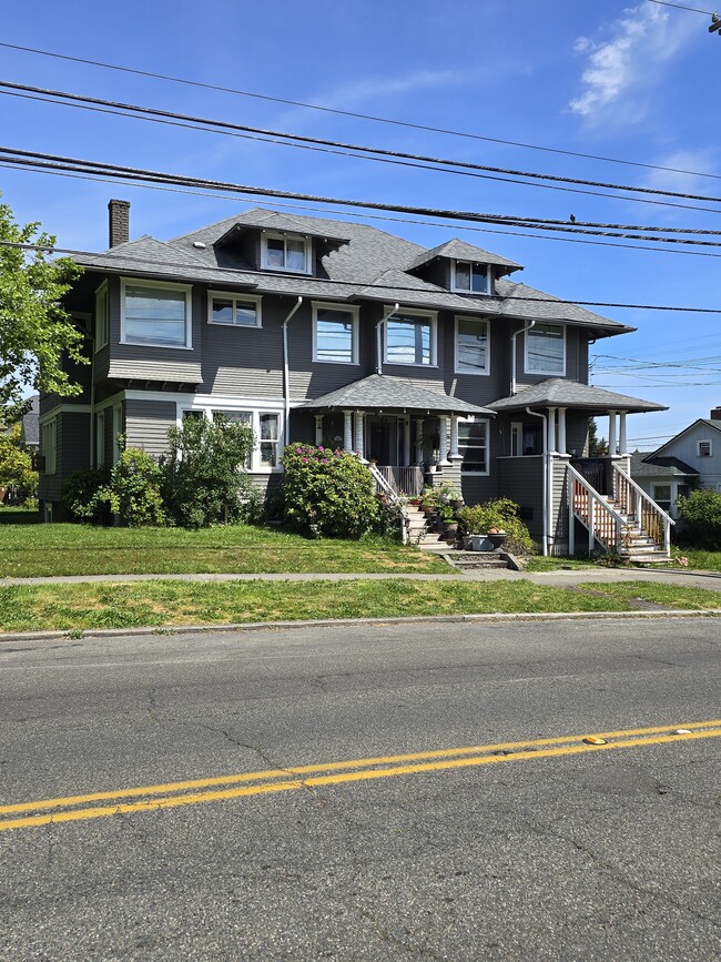 Building Photo - 1517 Earnest S Brazill St Unit D Rental