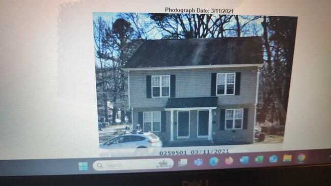 Great location in downtown Cary. - 432 Waldo St Apartments