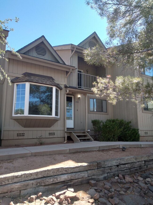 Building Photo - 2 Bed + Loft / 2 Bath Townhome at GVP