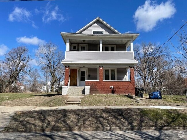 Building Photo - 1548 Belmont Ave Rental