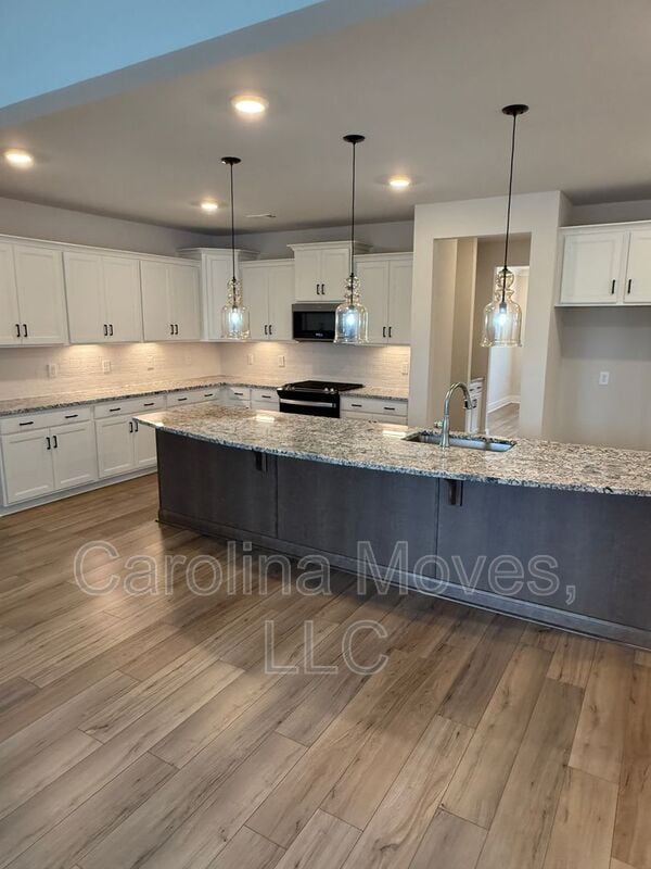 Photo - 521 Fenwick Dr