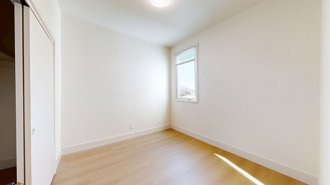 Photo - 1715 Webster St