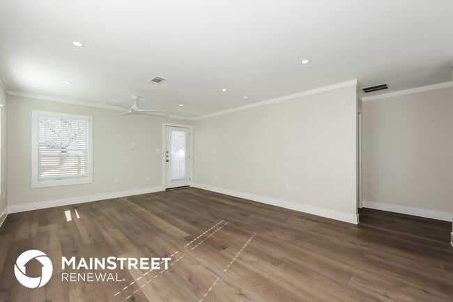 Photo - 2108 Belzise Terrace