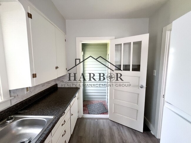 Photo - 527 Boone St Unit 1