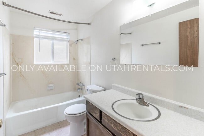 Photo - 1036 Virginia Cir