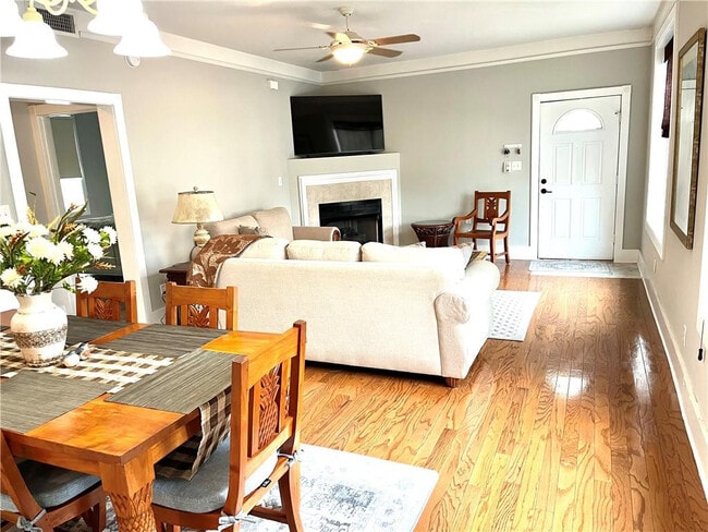Photo - 122 Shady Brook Cir