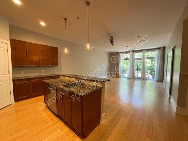 Photo - 3100 N Davidson St