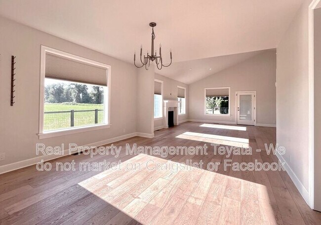 Photo - 810 Sisters Ct