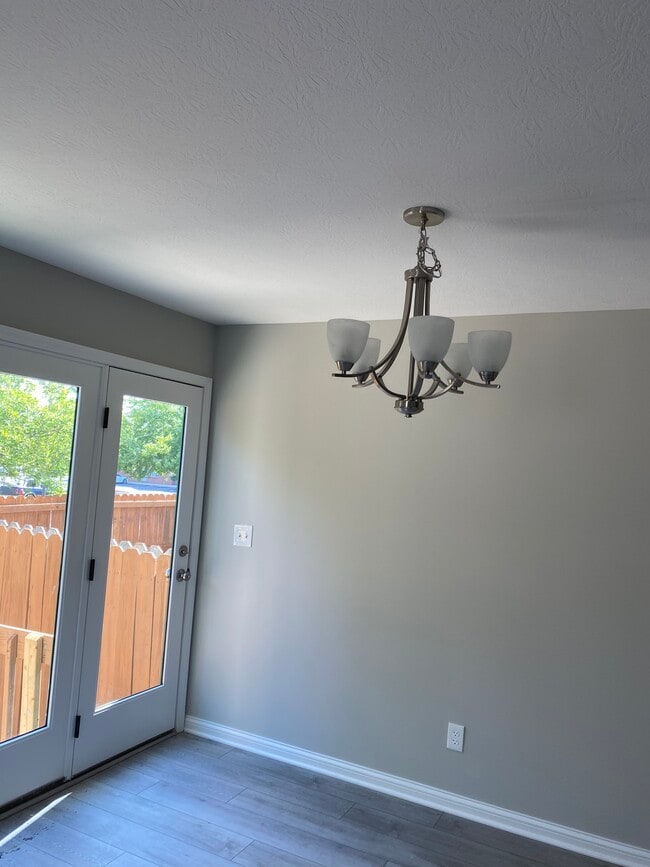 Photo - 557 Chadwood Dr